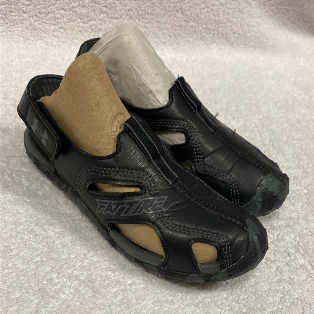 Under Armour fat tire defender sport sandals size 13